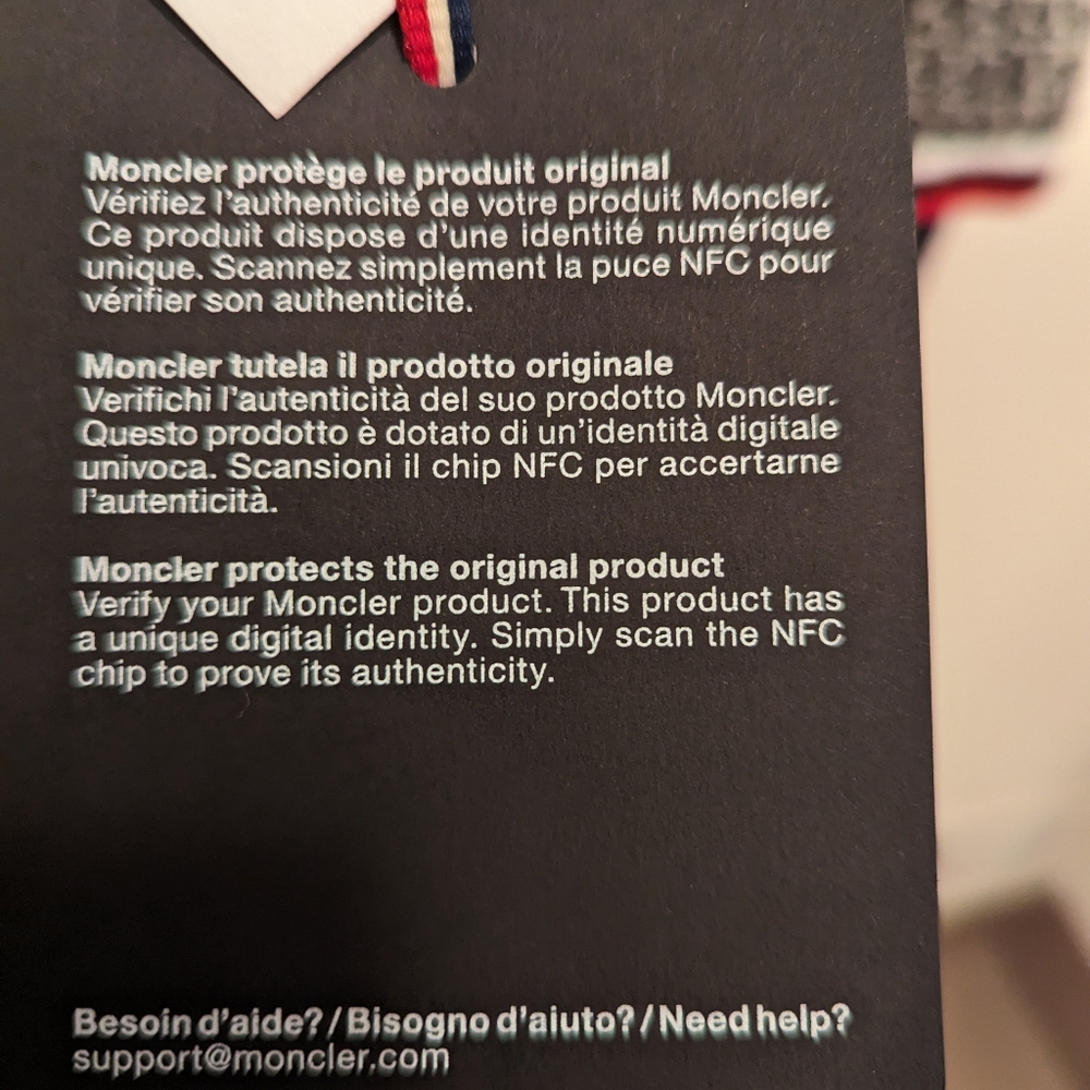 Moncler Authentic women jacket - Picture 8 of 11